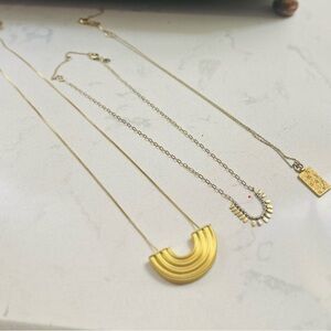 Madewell Necklaces Adjustable Lengths
Excellent condition!  Gold